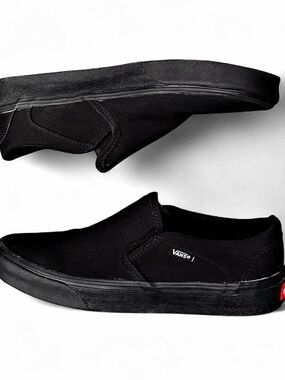 NWOB Vans Blackout Classic Slip-On Sneakers US 8